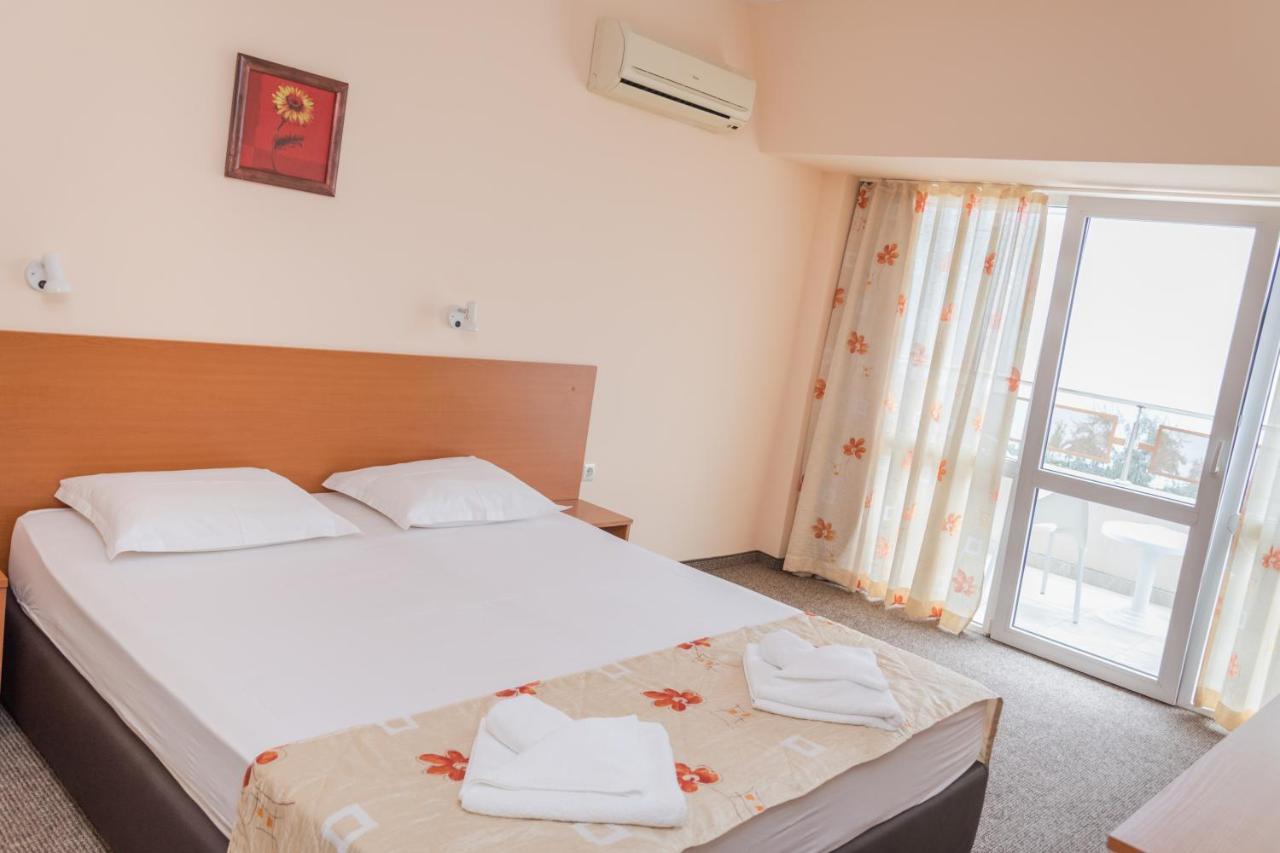 Hotel Eva Ravda ภายนอก รูปภาพ
