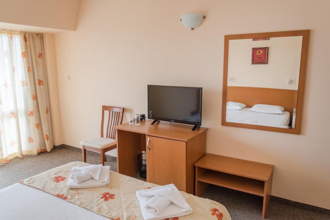 Hotel Eva Ravda ภายนอก รูปภาพ