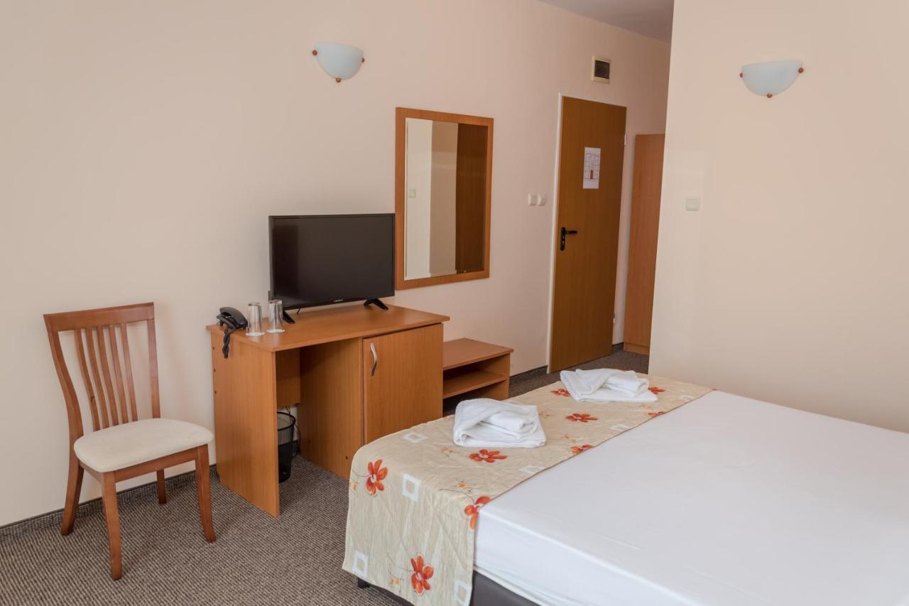 Hotel Eva Ravda ภายนอก รูปภาพ