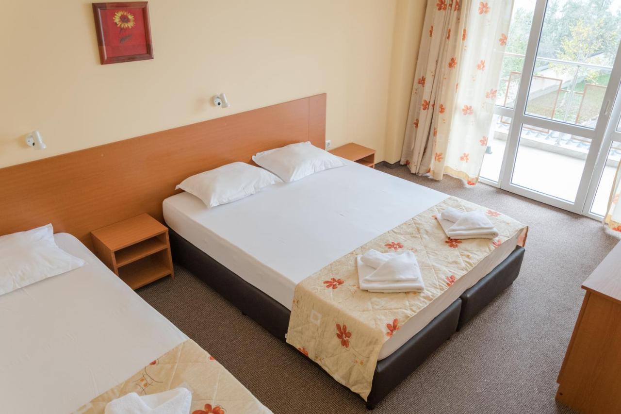 Hotel Eva Ravda ภายนอก รูปภาพ