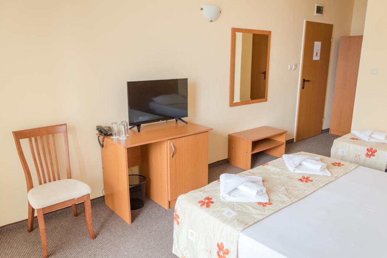 Hotel Eva Ravda ภายนอก รูปภาพ