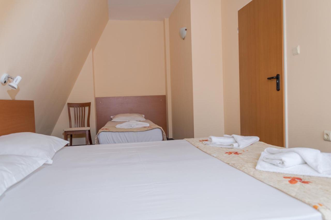 Hotel Eva Ravda ภายนอก รูปภาพ